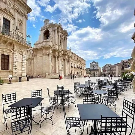 Ortigia Charme Piazza Duomo Appartement Syracuse Buitenkant foto